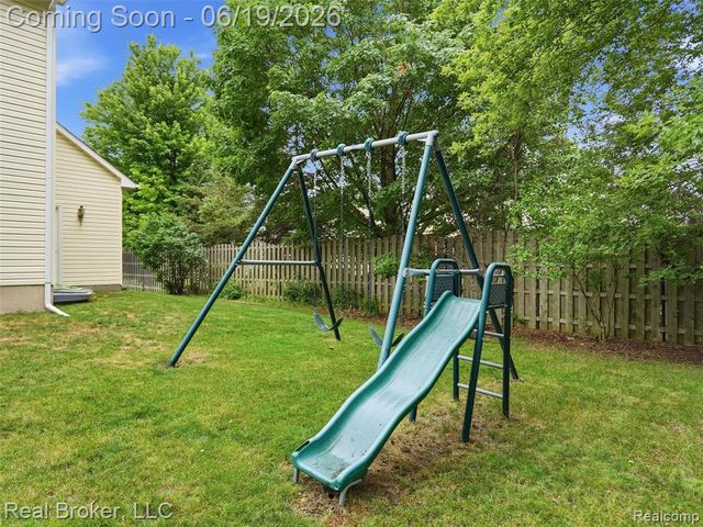 6729 Eckerman Drive, Troy, MI 48085