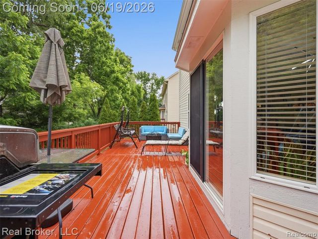 6729 Eckerman Drive, Troy, MI 48085