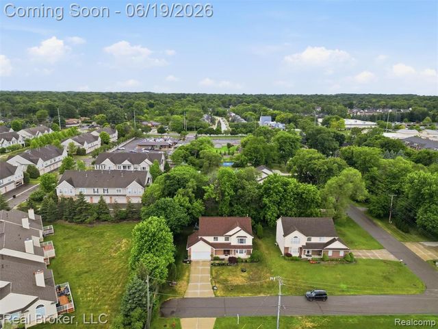 6729 Eckerman Drive, Troy, MI 48085