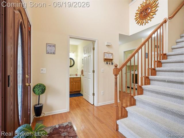 6729 Eckerman Drive, Troy, MI 48085
