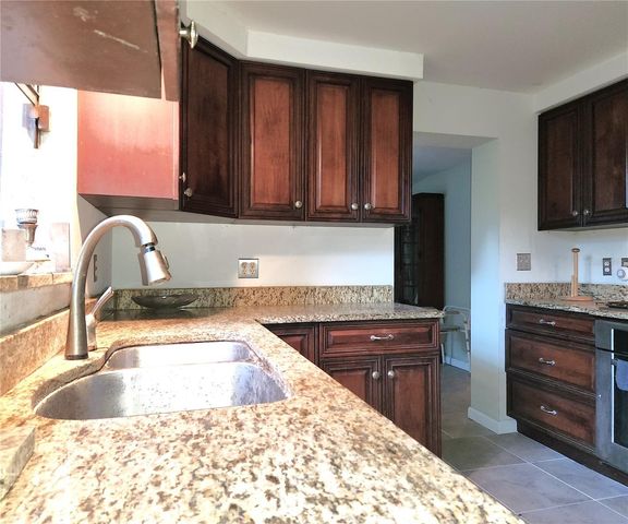 7805 N 12TH STREET, Tampa, FL 33604