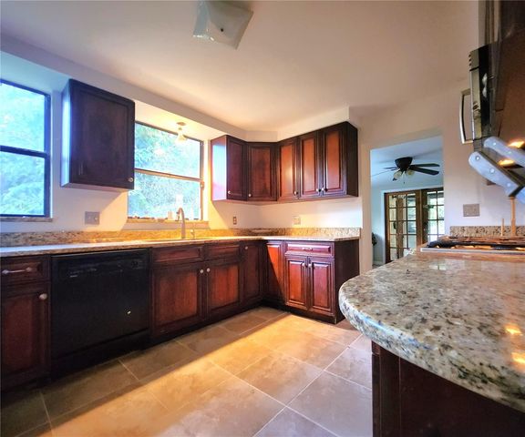 7805 N 12TH STREET, Tampa, FL 33604