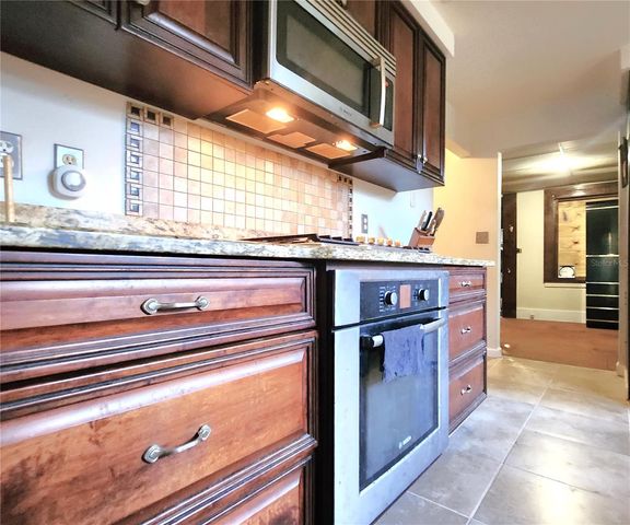 7805 N 12TH STREET, Tampa, FL 33604