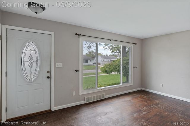 31536 Hazelwood Street, Westland, MI 48186