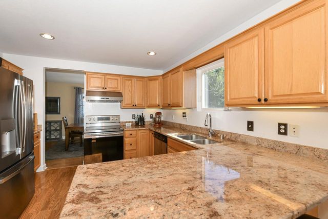 2819 Frontier DRIVE, Racine, WI 53404
