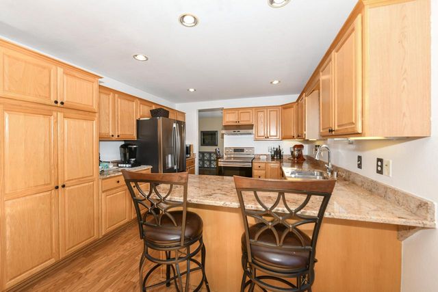 2819 Frontier DRIVE, Racine, WI 53404