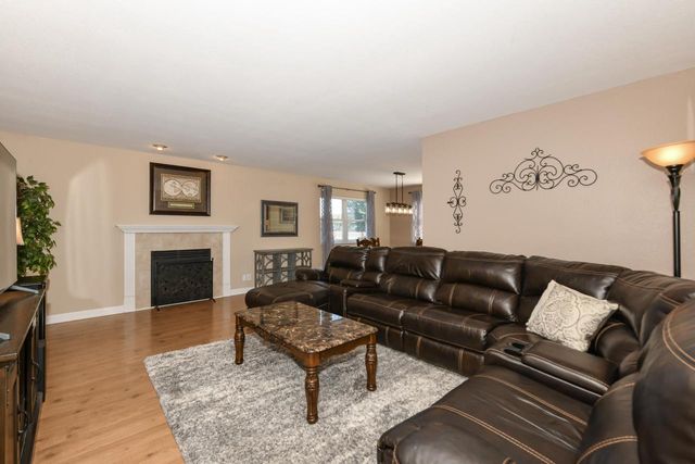 2819 Frontier DRIVE, Racine, WI 53404