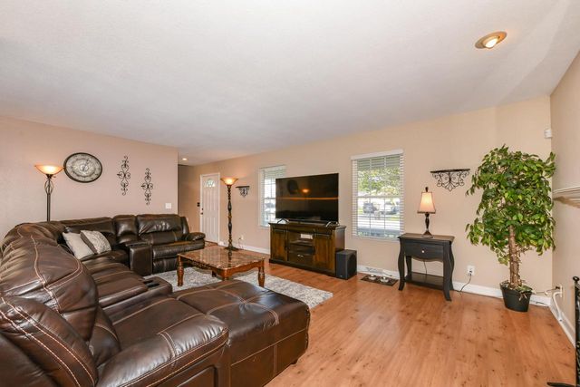 2819 Frontier DRIVE, Racine, WI 53404