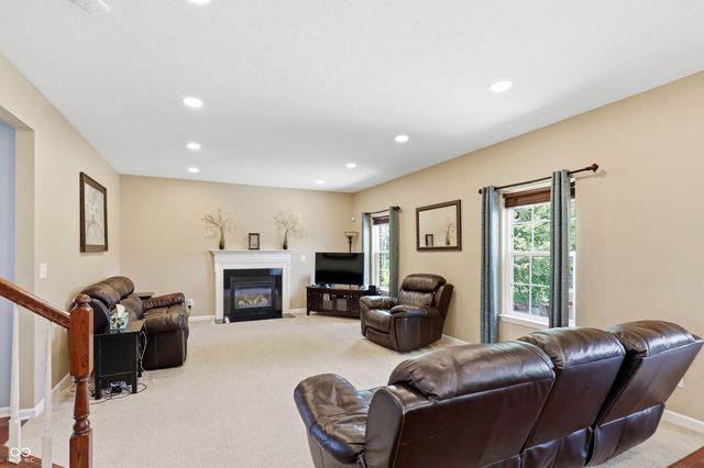5825 Somerset Boulevard E, Bargersville, IN 46106
