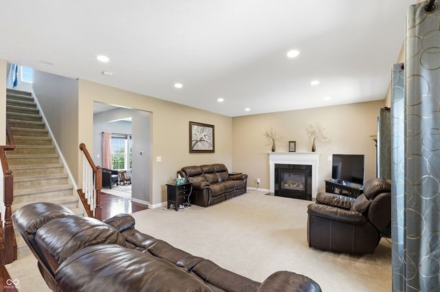 5825 Somerset Boulevard E, Bargersville, IN 46106