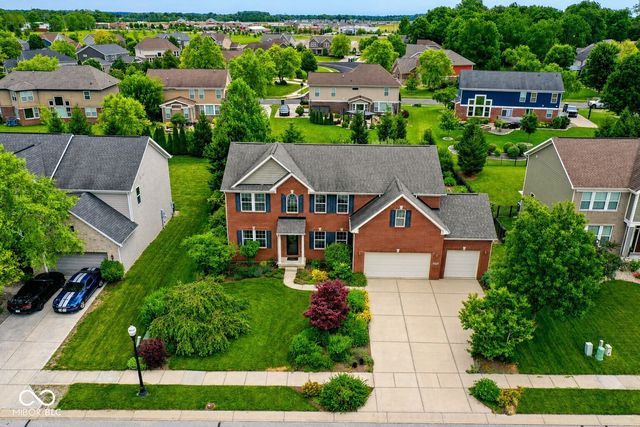 5825 Somerset Boulevard E, Bargersville, IN 46106