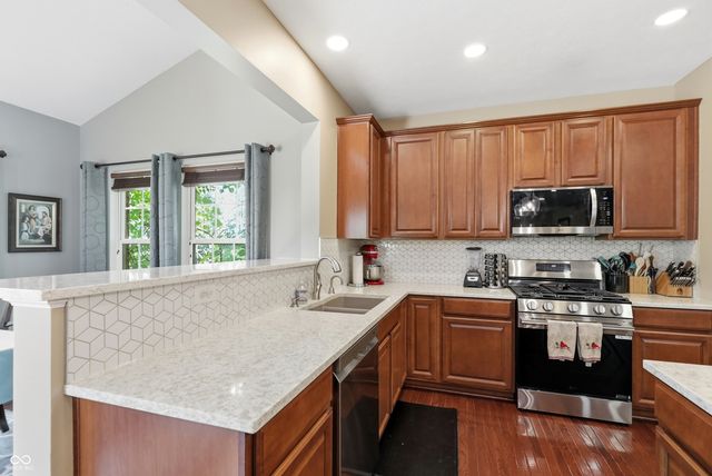5825 Somerset Boulevard E, Bargersville, IN 46106