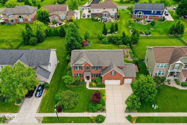 5825 Somerset Boulevard E, Bargersville, IN 46106
