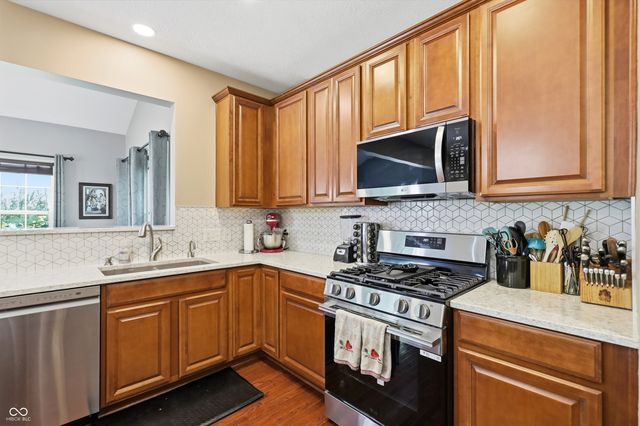 5825 Somerset Boulevard E, Bargersville, IN 46106