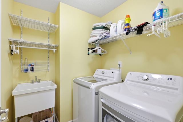 5825 Somerset Boulevard E, Bargersville, IN 46106