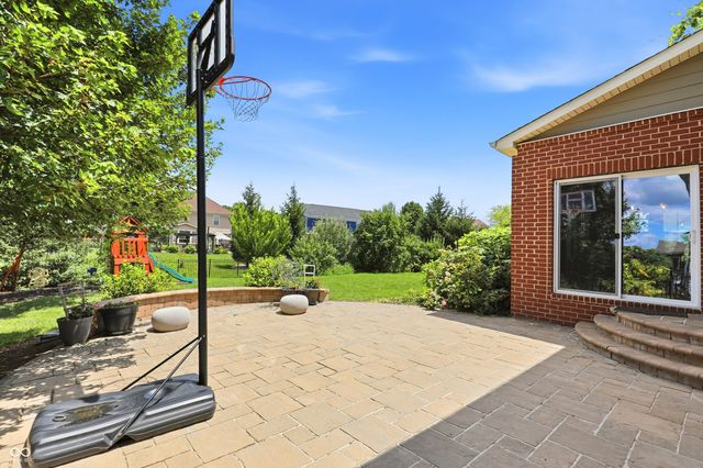 5825 Somerset Boulevard E, Bargersville, IN 46106