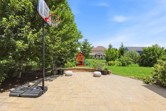 5825 Somerset Boulevard E, Bargersville, IN 46106