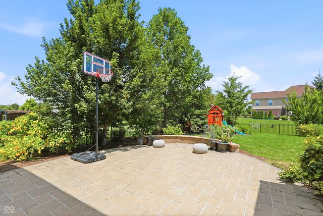5825 Somerset Boulevard E, Bargersville, IN 46106