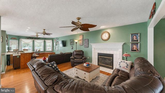 4 WHITEWATER LN, Egg Harbor Township, NJ 08234