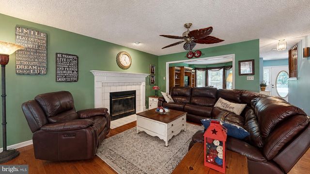 4 WHITEWATER LN, Egg Harbor Township, NJ 08234