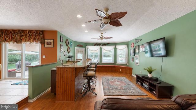 4 WHITEWATER LN, Egg Harbor Township, NJ 08234