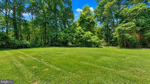4 WHITEWATER LN, Egg Harbor Township, NJ 08234
