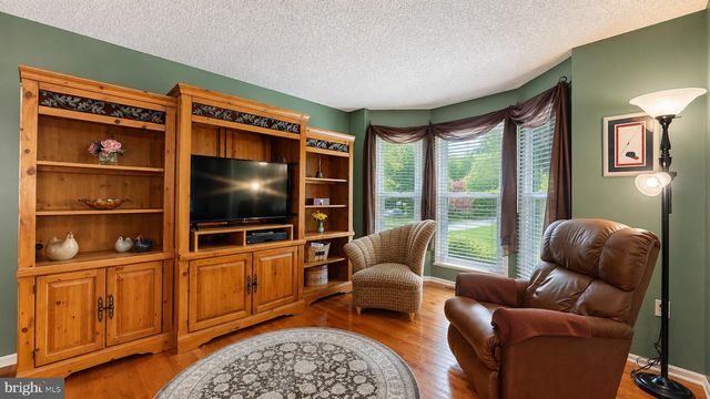 4 WHITEWATER LN, Egg Harbor Township, NJ 08234
