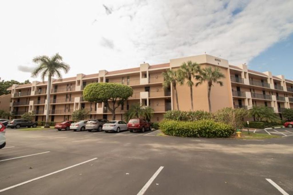 6007 CORAL LAKE Drive 107, Margate, FL 33063