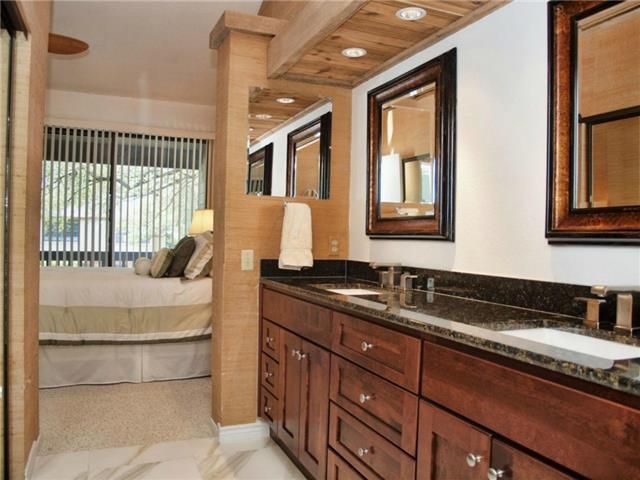 7122 Wood Hollow DR 10, Austin, TX 78731