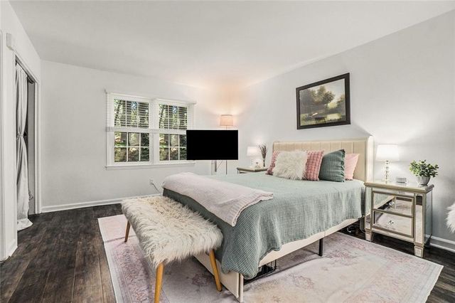 94 Rosaire NW Place, Atlanta, GA 30327