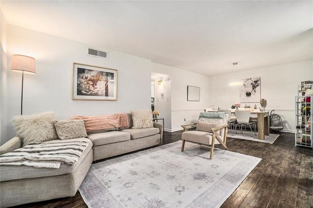 94 Rosaire NW Place, Atlanta, GA 30327