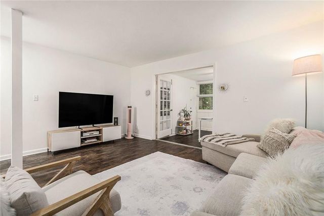 94 Rosaire NW Place, Atlanta, GA 30327