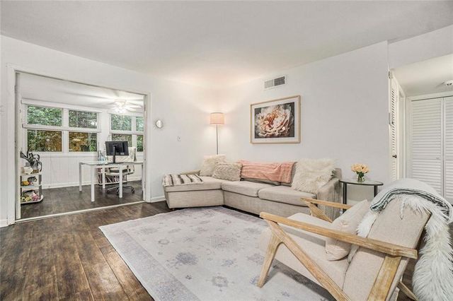 94 Rosaire NW Place, Atlanta, GA 30327