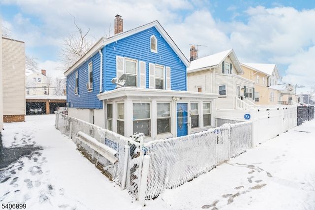 65 Cambridge St, East Orange City, NJ 07018