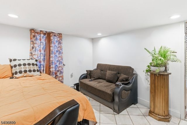 65 Cambridge St, East Orange City, NJ 07018