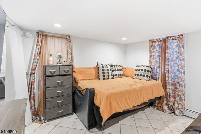 65 Cambridge St, East Orange City, NJ 07018