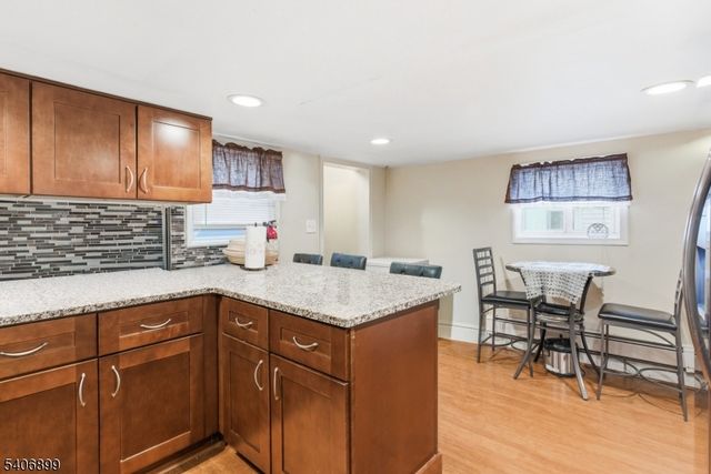 65 Cambridge St, East Orange City, NJ 07018