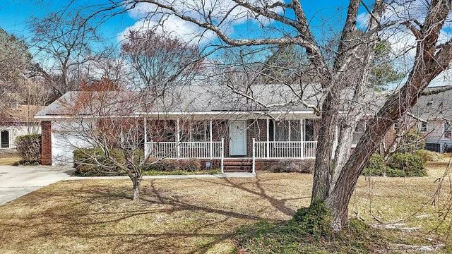 6300 Lake Trail Drive, Fayetteville, NC 28304