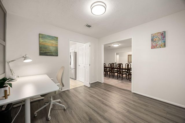 8222 Middlebury Lane, Houston, TX 77070