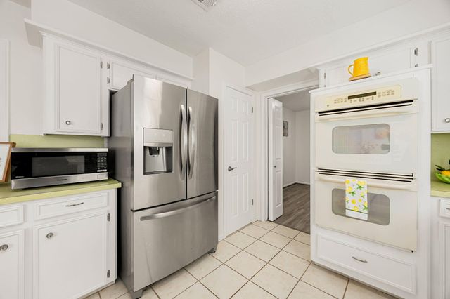 8222 Middlebury Lane, Houston, TX 77070