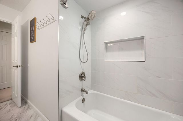 8222 Middlebury Lane, Houston, TX 77070