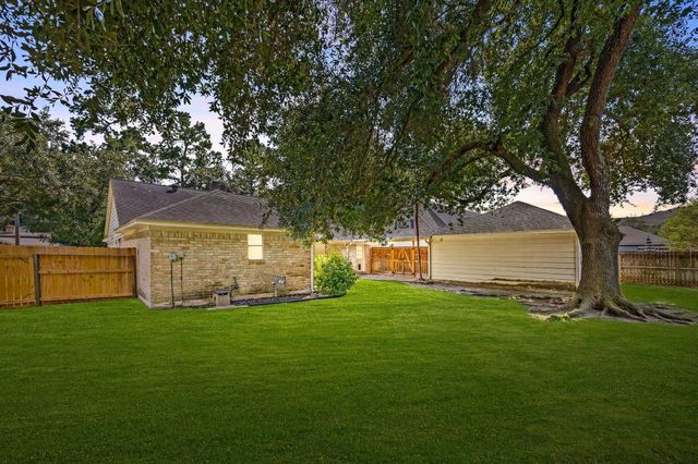 8222 Middlebury Lane, Houston, TX 77070