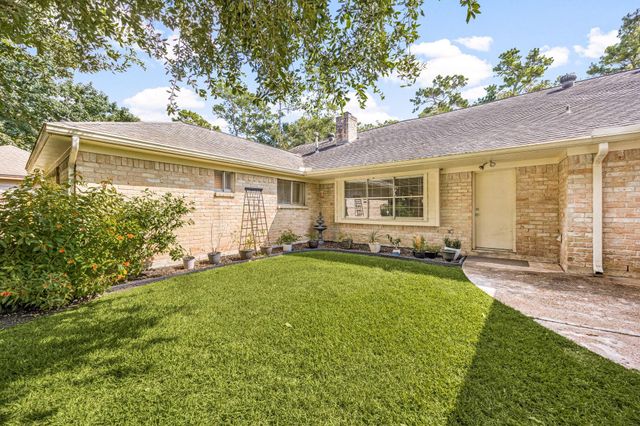 8222 Middlebury Lane, Houston, TX 77070