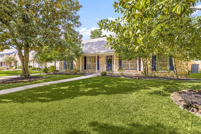 8222 Middlebury Lane, Houston, TX 77070