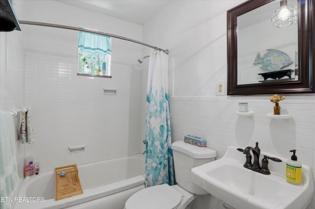 305 Beechwood Drive, Knoxville, TN 37920