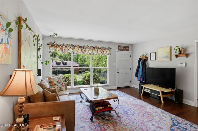 305 Beechwood Drive, Knoxville, TN 37920