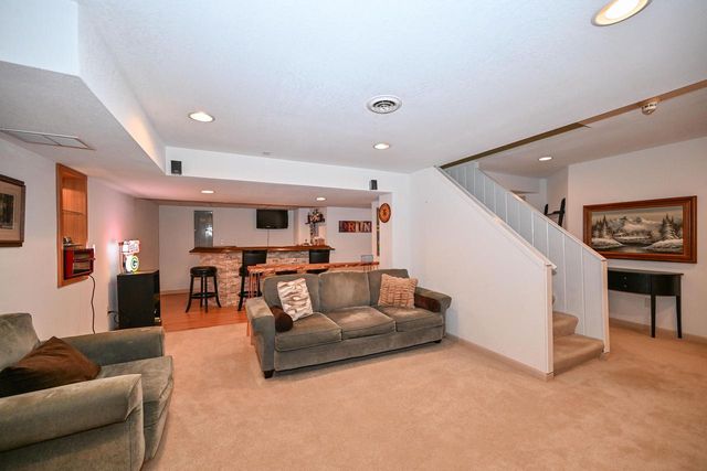 7613 S 83rd STREET, Franklin, WI 53132