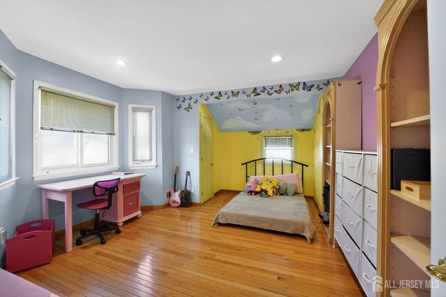 17 Willow Drive, Old Bridge, NJ 08857