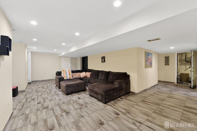 17 Willow Drive, Old Bridge, NJ 08857