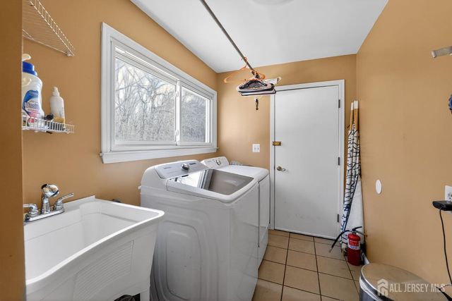 17 Willow Drive, Old Bridge, NJ 08857